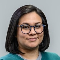 Headshot of Vicky Esparza