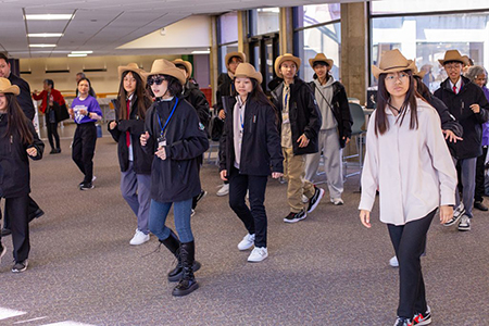 Taiwanese delegation line dancing