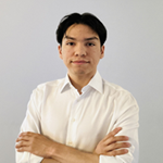 Headshot of Ari Hernandez